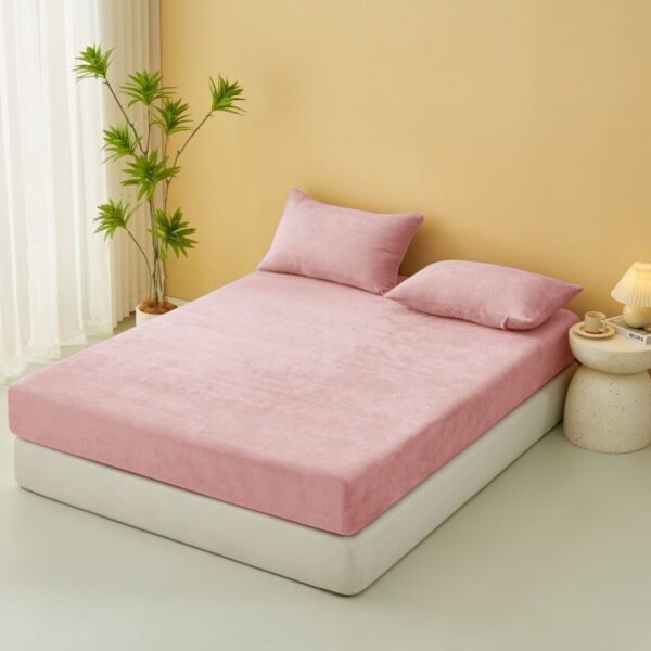 Велюрове простирадло на резинці – рожеве