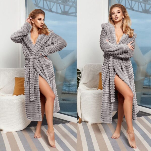 Жіночий халат “еліт” – сріблястий Жіночий халат “еліт” – сріблястий