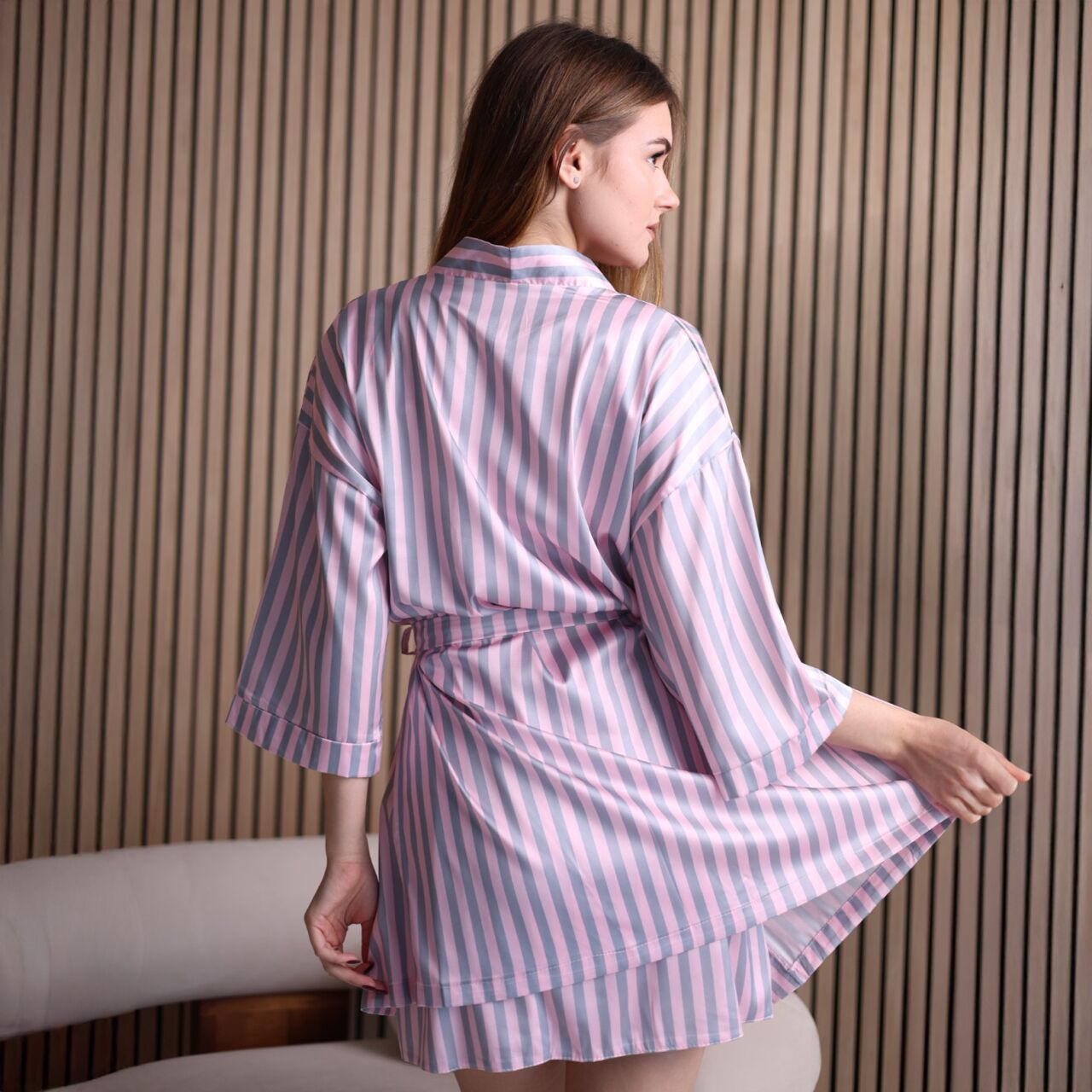 Жіночий шовковий нічний комплект «mango» - перлинна смужка - photo-3 Жіночий шовковий нічний комплект «mango» - перлинна смужка - photo-3