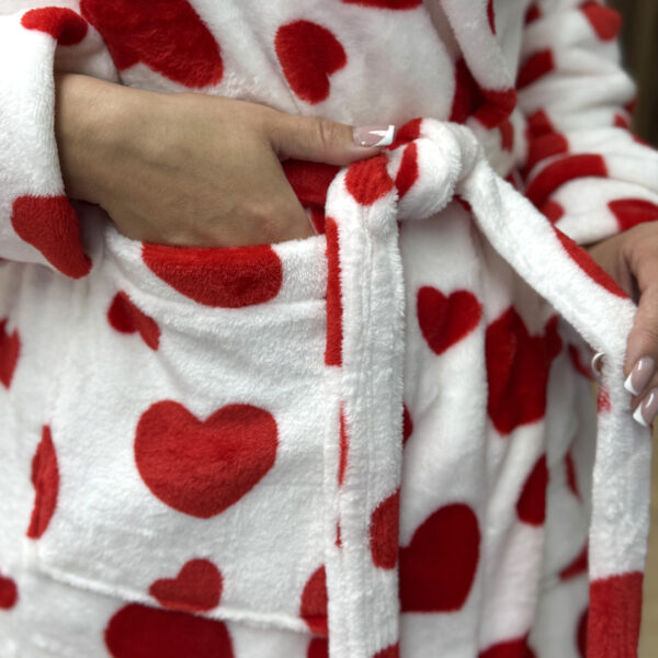 Жіночий плюш-халат – червоні серця